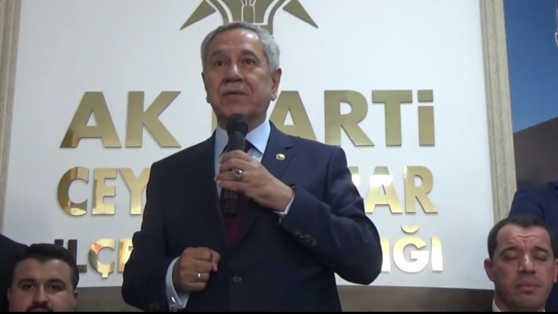 Bulent Arinç: Tu pêwendiya Ehmed Turk bi terorê re nîne 